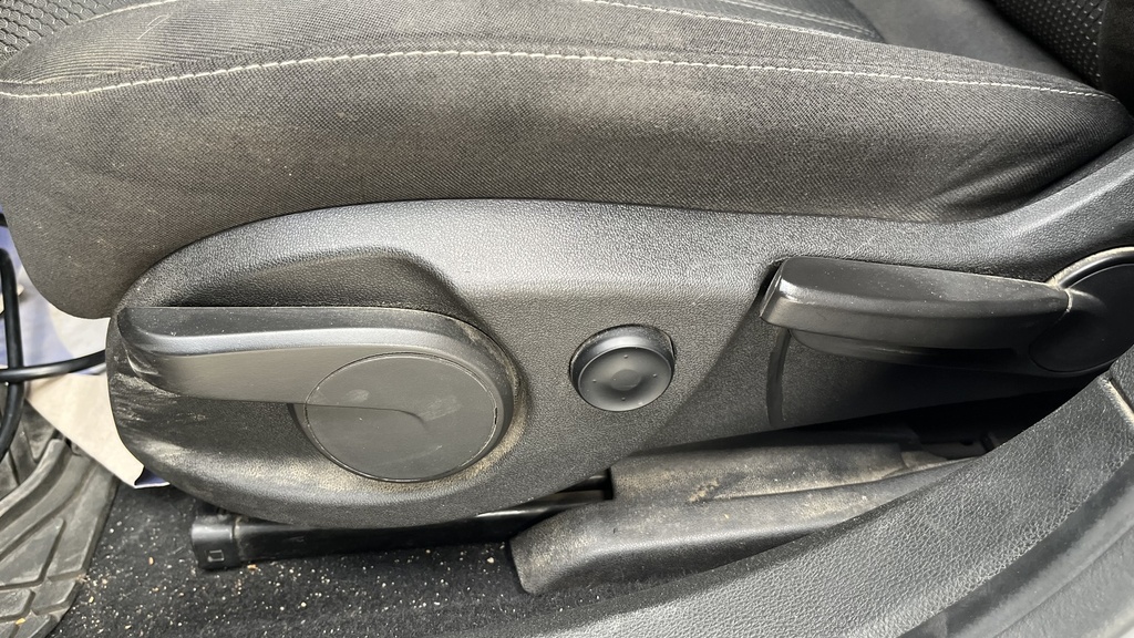 DRIVER SEAT SWITCHES