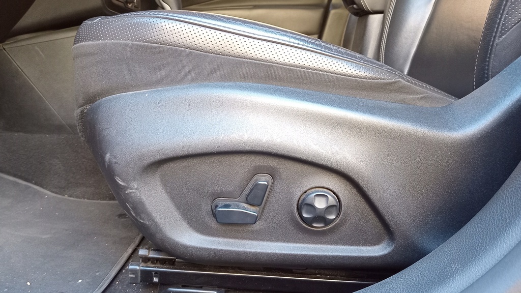 DRIVER SEAT SWITCHES