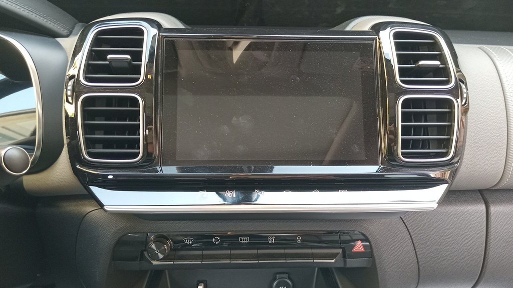 MULTIMEDIA SCREEN
