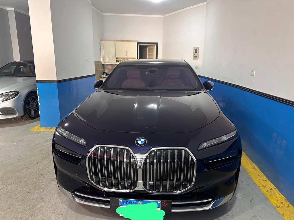 BMW 740 2024 7th Category
